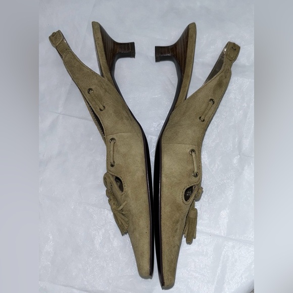 LIKE NEW AK Anne Klein Germaine Suede Slingback Tassel Heels - Picture 3 of 7
